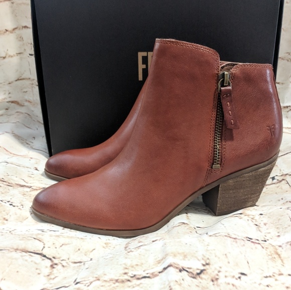 2 Left! SALE Frye Double Zip Pointed Ankle Boot - Picture 5 of 8